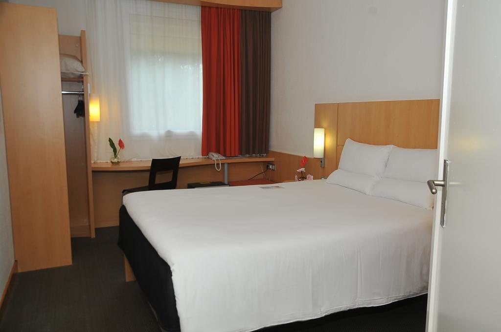Hotel Ibis Cotonou Exterior foto